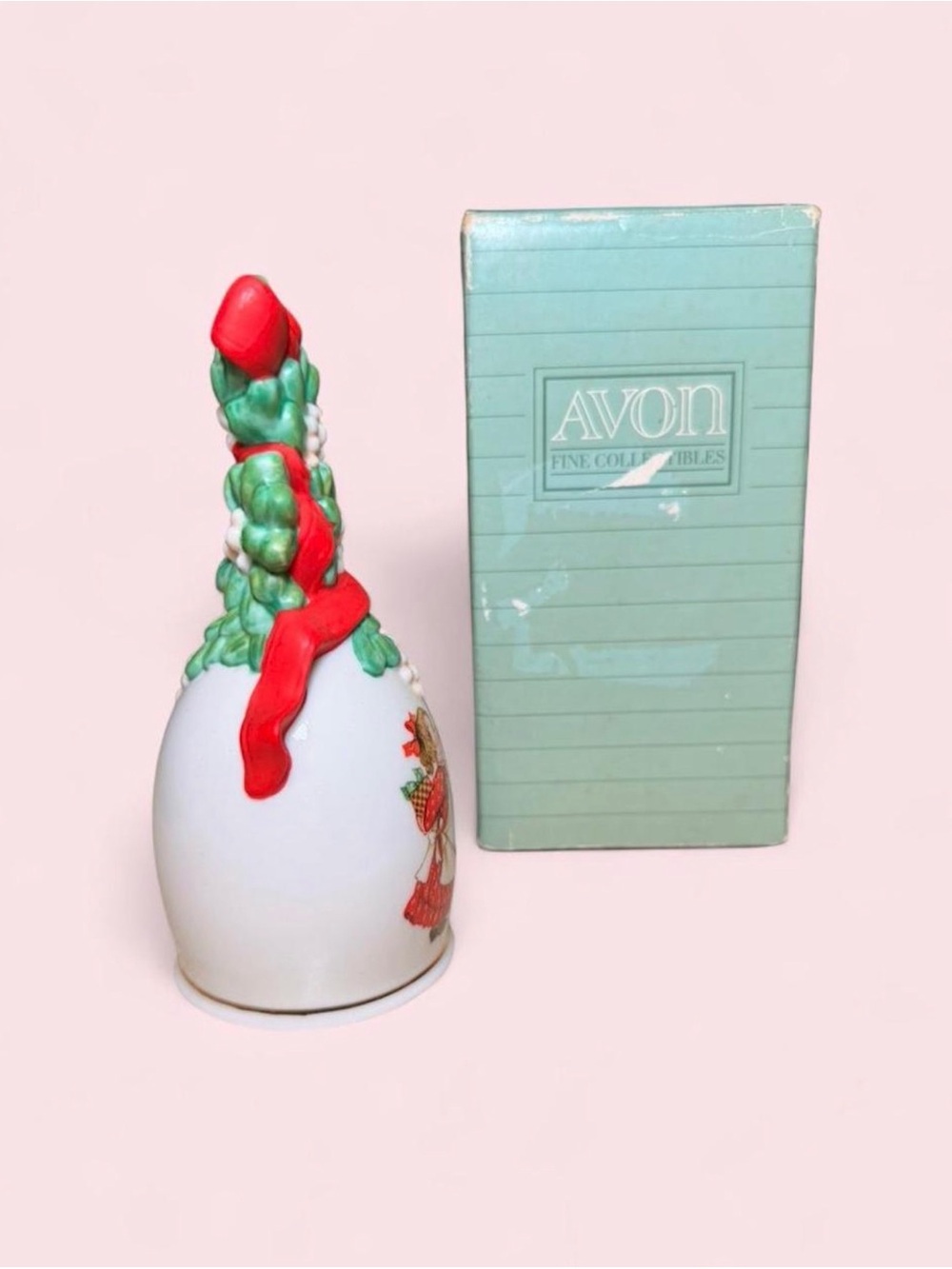 Vintage 1989 Avon Under the Mistletoe Porcelain Christmas Bell NIB Collectible - Picture 4 of 8
